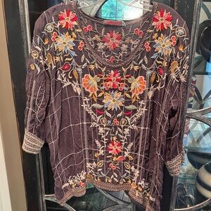 Johnny Was Size Small Floral Embroidered Blouse